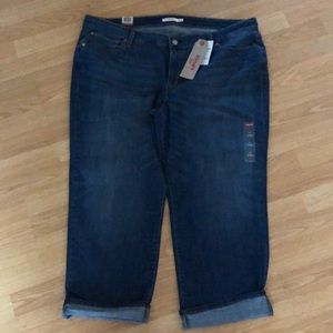 Levi women boyfriend jeans NWT size 24w